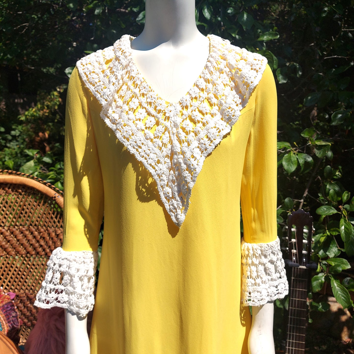 Miss Sunshine! Yellow mellow Crochet trim 60s mini dress