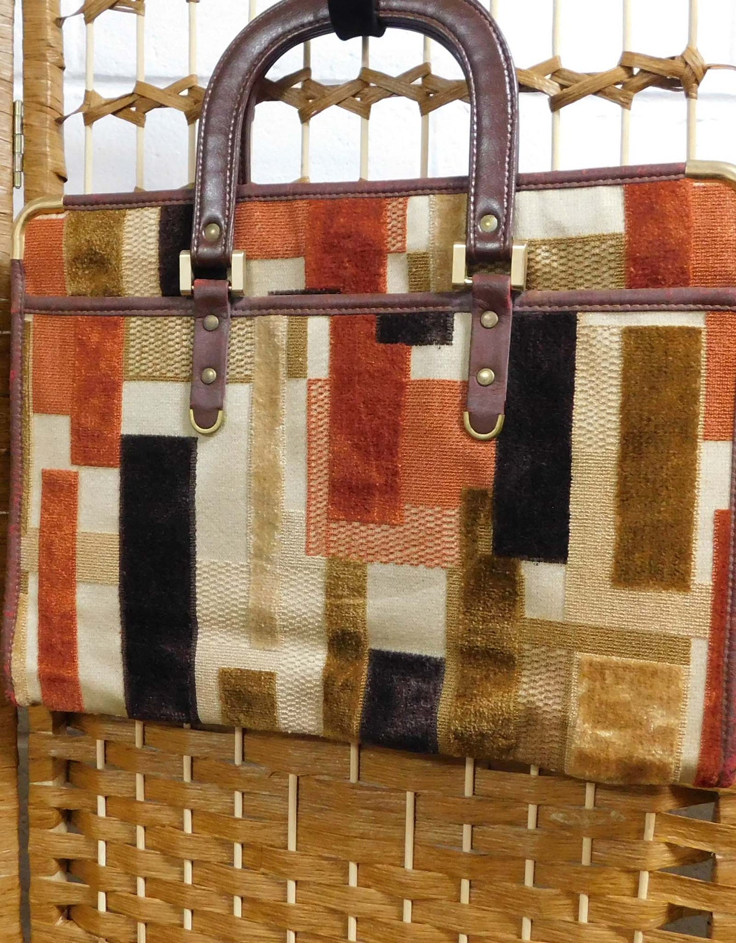 Classic 1970's Wyemouth American Carpet Bag