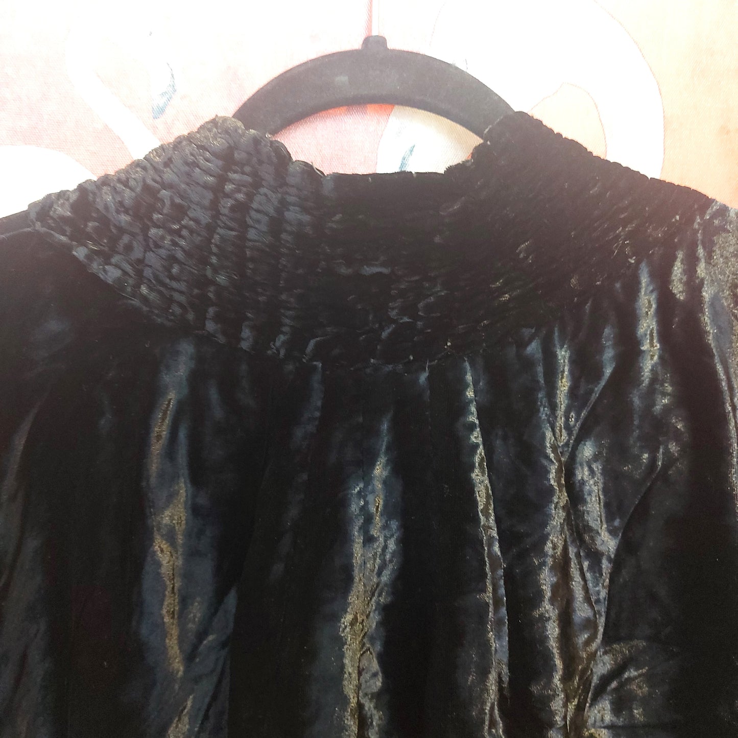1920's Glamour Puss Velvet Capelet